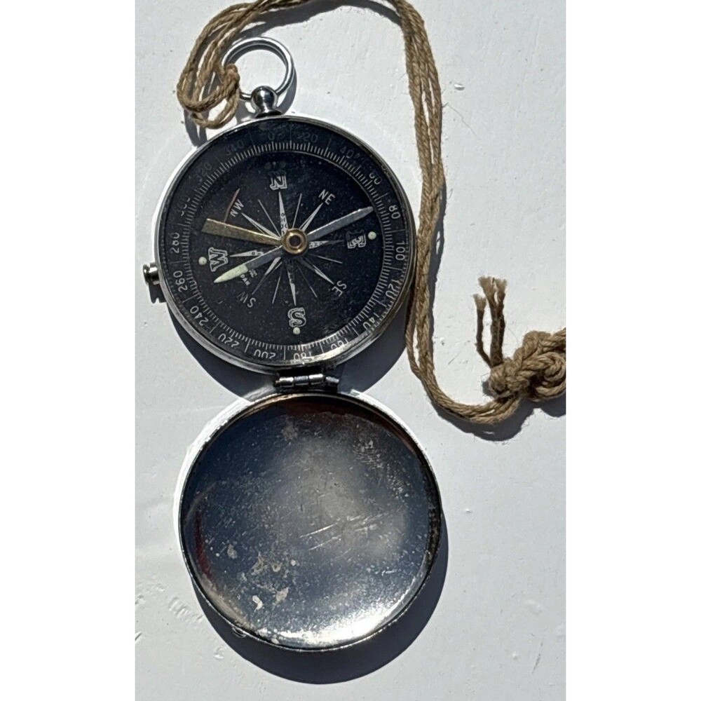 Vintage Pocket Compass w/silver Color Casing Japan? Locking Needle Black